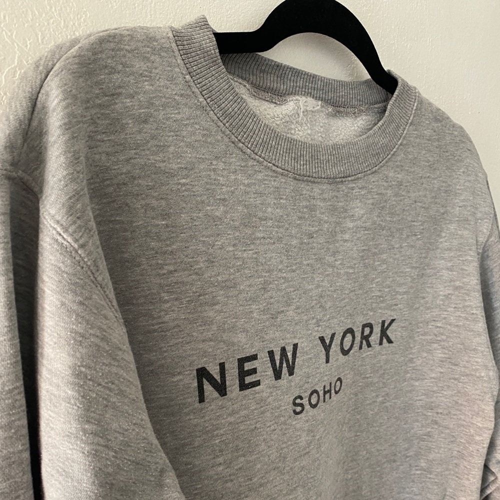 Brandy Melville | New York Soho Pullover Crewneck Sweatshirt
